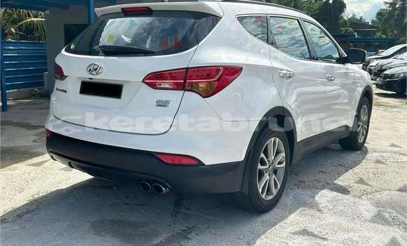 Buy Used Hyundai Santa Fe White Car in Bandar Seri Begawan in Brunei-Muara Buy Used Hyundai Santa Fe White Car in Bandar Seri Begawan in Brunei-Muara