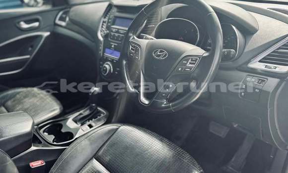 Buy Used Hyundai Santa Fe White Car in Bandar Seri Begawan in Brunei-Muara Buy Used Hyundai Santa Fe White Car in Bandar Seri Begawan in Brunei-Muara