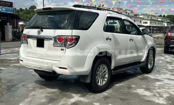Buy Used Toyota Fortuner White Car in Bandar Seri Begawan in Brunei-Muara Buy Used Toyota Fortuner White Car in Bandar Seri Begawan in Brunei-Muara