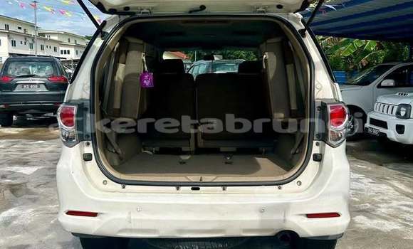 Buy Used Toyota Fortuner White Car in Bandar Seri Begawan in Brunei-Muara Buy Used Toyota Fortuner White Car in Bandar Seri Begawan in Brunei-Muara