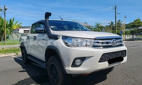Buy Used Toyota Hilux White Car in Kuala Belait in Belait Buy Used Toyota Hilux White Car in Kuala Belait in Belait