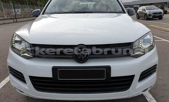 Buy Used Volkswagen Touareg White Car in Bandar Seri Begawan in Brunei-Muara