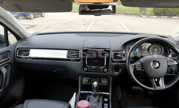 Buy Used Volkswagen Touareg White Car in Bandar Seri Begawan in Brunei-Muara Buy Used Volkswagen Touareg White Car in Bandar Seri Begawan in Brunei-Muara