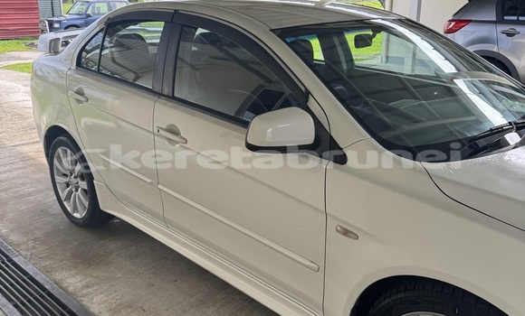Buy Used Mitsubishi Lancer White Car in Seria in Belait Buy Used Mitsubishi Lancer White Car in Seria in Belait