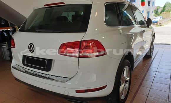 Buy Used Volkswagen Touareg White Car in Bandar Seri Begawan in Brunei-Muara Buy Used Volkswagen Touareg White Car in Bandar Seri Begawan in Brunei-Muara