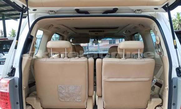 Buy Used Toyota Alphard White Car in Bandar Seri Begawan in Brunei-Muara Buy Used Toyota Alphard White Car in Bandar Seri Begawan in Brunei-Muara
