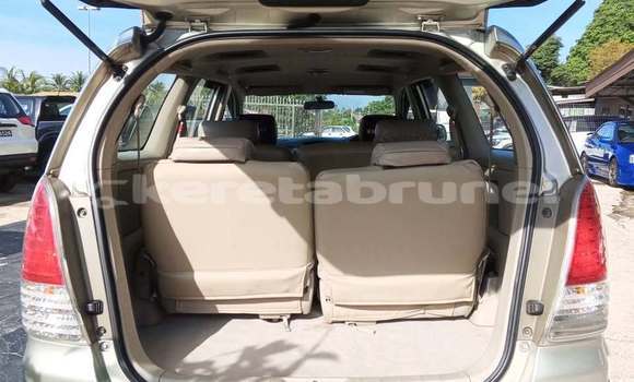 Buy Used Toyota innova Other Car in Bandar Seri Begawan in Brunei-Muara Buy Used Toyota innova Other Car in Bandar Seri Begawan in Brunei-Muara