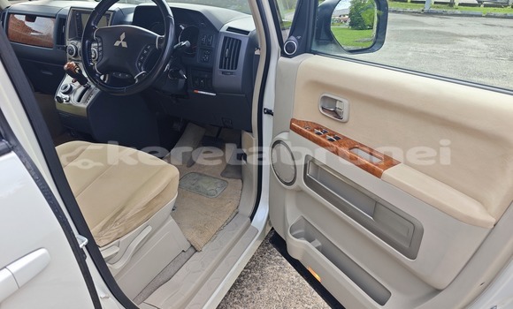 Buy Used Mitsubishi Delica Other Car in Bandar Seri Begawan in Brunei-Muara Buy Used Mitsubishi Delica Other Car in Bandar Seri Begawan in Brunei-Muara