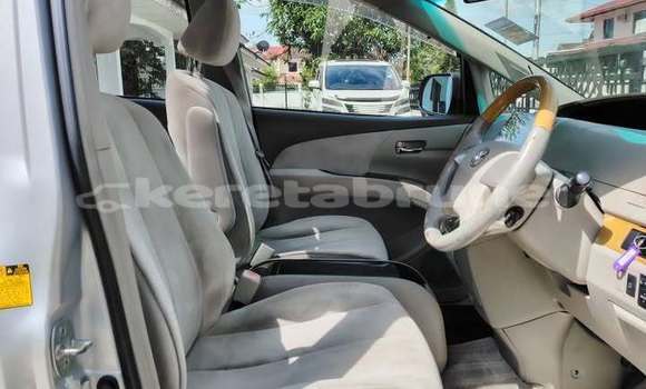 Buy Used Toyota Estima Other Car in Bandar Seri Begawan in Brunei-Muara Buy Used Toyota Estima Other Car in Bandar Seri Begawan in Brunei-Muara