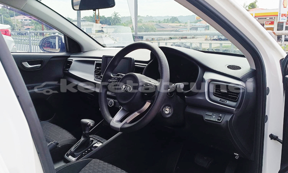 Buy Used Kia Rio White Car in Bandar Seri Begawan in Brunei-Muara Buy Used Kia Rio White Car in Bandar Seri Begawan in Brunei-Muara