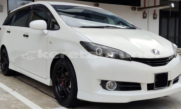 Buy Used Toyota Wish White Car in Bandar Seri Begawan in Brunei-Muara Buy Used Toyota Wish White Car in Bandar Seri Begawan in Brunei-Muara