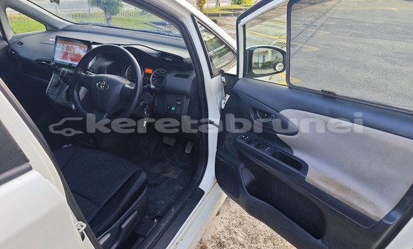 Buy Used Toyota Wish White Car in Bandar Seri Begawan in Brunei-Muara Buy Used Toyota Wish White Car in Bandar Seri Begawan in Brunei-Muara