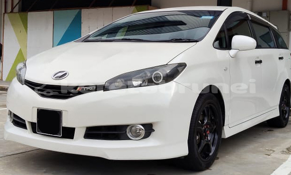 Buy Used Toyota Wish White Car in Bandar Seri Begawan in Brunei-Muara Buy Used Toyota Wish White Car in Bandar Seri Begawan in Brunei-Muara