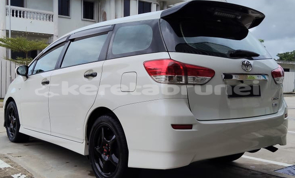 Buy Used Toyota Wish White Car in Bandar Seri Begawan in Brunei-Muara Buy Used Toyota Wish White Car in Bandar Seri Begawan in Brunei-Muara