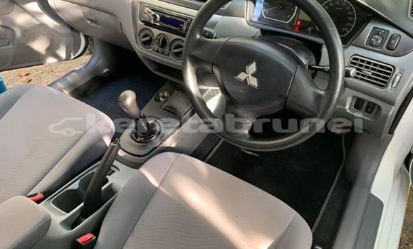 Buy Used Mitsubishi Lancer White Car in Bandar Seri Begawan in Brunei-Muara Buy Used Mitsubishi Lancer White Car in Bandar Seri Begawan in Brunei-Muara