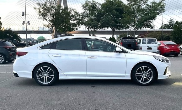 Buy Used Hyundai Sonata White Car in Bandar Seri Begawan in Brunei-Muara Buy Used Hyundai Sonata White Car in Bandar Seri Begawan in Brunei-Muara