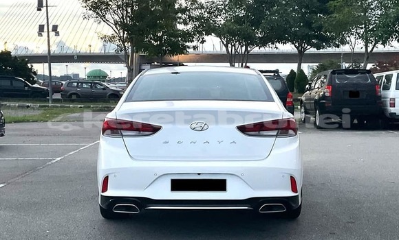Buy Used Hyundai Sonata White Car in Bandar Seri Begawan in Brunei-Muara Buy Used Hyundai Sonata White Car in Bandar Seri Begawan in Brunei-Muara