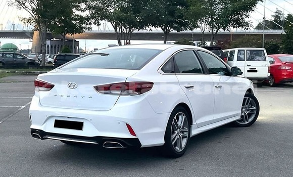 Buy Used Hyundai Sonata White Car in Bandar Seri Begawan in Brunei-Muara Buy Used Hyundai Sonata White Car in Bandar Seri Begawan in Brunei-Muara