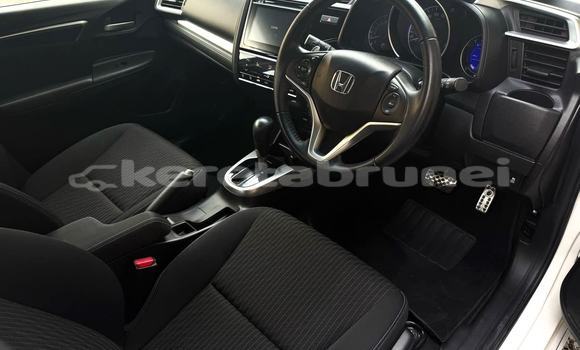 Buy Used Honda Jazz White Car in Bandar Seri Begawan in Brunei-Muara Buy Used Honda Jazz White Car in Bandar Seri Begawan in Brunei-Muara