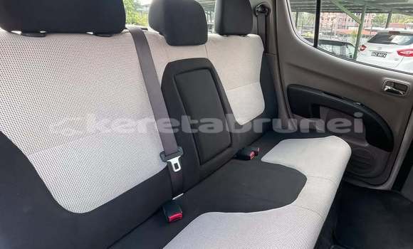 Buy Used Mitsubishi L200 White Car in Bandar Seri Begawan in Brunei-Muara Buy Used Mitsubishi L200 White Car in Bandar Seri Begawan in Brunei-Muara