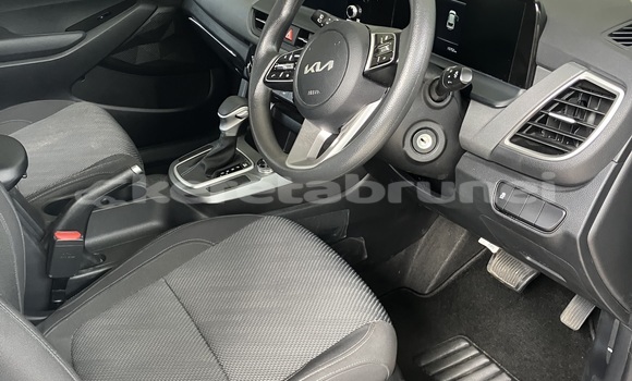 Buy Used Kia Sportage Silver Car in Bandar Seri Begawan in Brunei-Muara Buy Used Kia Sportage Silver Car in Bandar Seri Begawan in Brunei-Muara