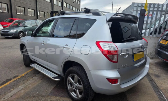 Buy Used Toyota RAV4 White Car in Bandar Seri Begawan in Brunei-Muara Buy Used Toyota RAV4 White Car in Bandar Seri Begawan in Brunei-Muara