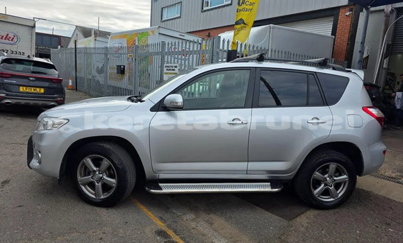 Buy Used Toyota RAV4 White Car in Bandar Seri Begawan in Brunei-Muara Buy Used Toyota RAV4 White Car in Bandar Seri Begawan in Brunei-Muara