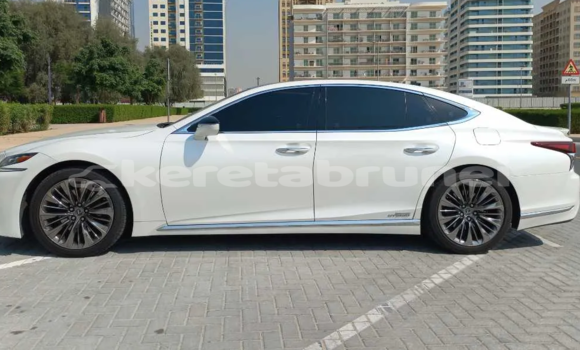 Buy Used Lexus LS White Car in Bandar Seri Begawan in Brunei-Muara Buy Used Lexus LS White Car in Bandar Seri Begawan in Brunei-Muara