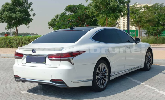 Buy Used Lexus LS White Car in Bandar Seri Begawan in Brunei-Muara Buy Used Lexus LS White Car in Bandar Seri Begawan in Brunei-Muara