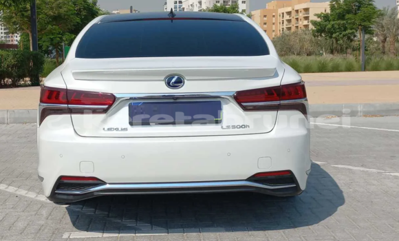 Buy Used Lexus LS White Car in Bandar Seri Begawan in Brunei-Muara Buy Used Lexus LS White Car in Bandar Seri Begawan in Brunei-Muara