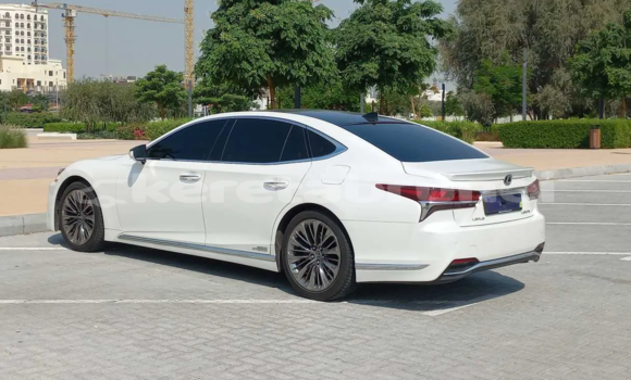 Buy Used Lexus LS White Car in Bandar Seri Begawan in Brunei-Muara Buy Used Lexus LS White Car in Bandar Seri Begawan in Brunei-Muara