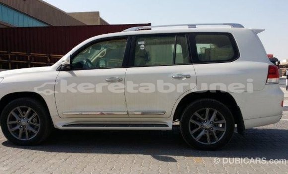 Buy Import Toyota Land Cruiser White Car in Import - Dubai in Belait Buy Import Toyota Land Cruiser White Car in Import - Dubai in Belait