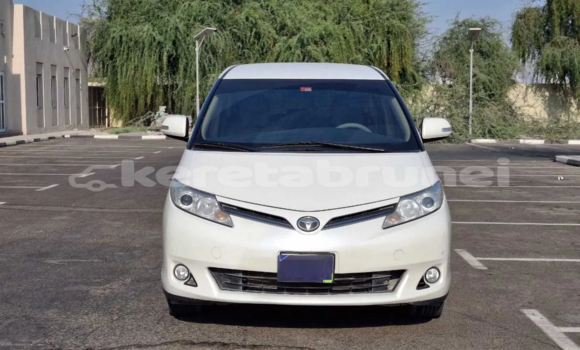 Buy Used Toyota Previa White Car in Bandar Seri Begawan in Brunei-Muara Buy Used Toyota Previa White Car in Bandar Seri Begawan in Brunei-Muara