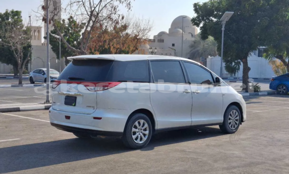 Buy Used Toyota Previa White Car in Bandar Seri Begawan in Brunei-Muara Buy Used Toyota Previa White Car in Bandar Seri Begawan in Brunei-Muara