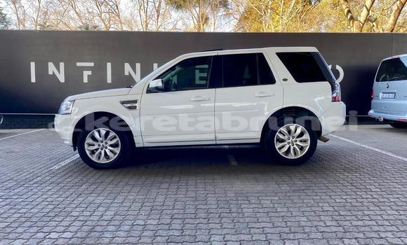 Buy Used Land Rover Freelander White Car in Bandar Seri Begawan in Brunei-Muara Buy Used Land Rover Freelander White Car in Bandar Seri Begawan in Brunei-Muara