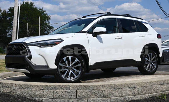 Buy Used Toyota Corolla Cross White Car in Bandar Seri Begawan in Brunei-Muara