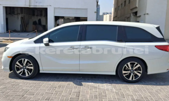 Buy Used Honda Odyssey White Car in Bandar Seri Begawan in Brunei-Muara Buy Used Honda Odyssey White Car in Bandar Seri Begawan in Brunei-Muara