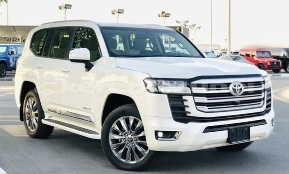 Buy Used Toyota Land Cruiser White Car in Bandar Seri Begawan in Brunei-Muara Buy Used Toyota Land Cruiser White Car in Bandar Seri Begawan in Brunei-Muara