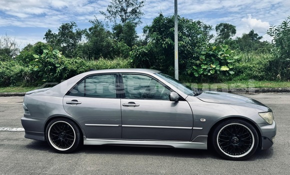 Buy Used Lexus IS Silver Car in Kuala Belait in Belait Buy Used Lexus IS Silver Car in Kuala Belait in Belait