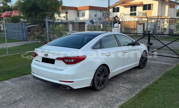 Buy Used Hyundai Sonata White Car in Bandar Seri Begawan in Brunei-Muara Buy Used Hyundai Sonata White Car in Bandar Seri Begawan in Brunei-Muara