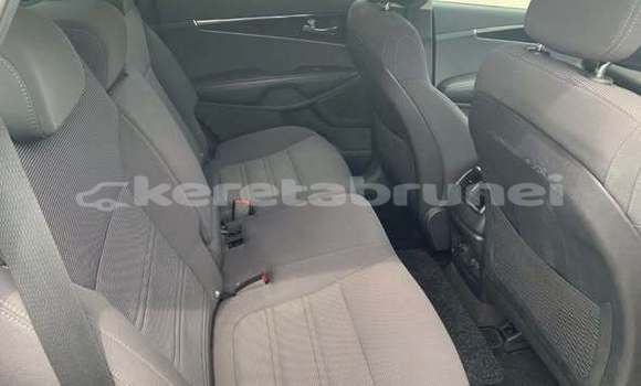 Buy Used Kia Sorento Other Car in Bandar Seri Begawan in Brunei-Muara Buy Used Kia Sorento Other Car in Bandar Seri Begawan in Brunei-Muara