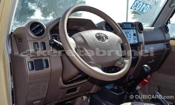 Buy Import Toyota Land Cruiser Beige Car in Import - Dubai in Belait Buy Import Toyota Land Cruiser Beige Car in Import - Dubai in Belait