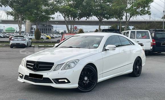 Buy Used Mercedes-Benz E–Class White Car in Bandar Seri Begawan in Brunei-Muara