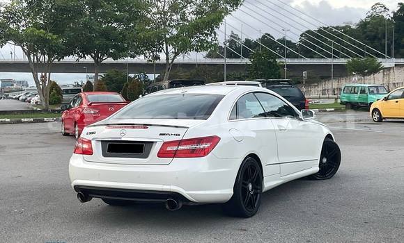 Buy Used Mercedes-Benz EβClass White Car in Bandar Seri Begawan in Brunei-Muara Buy Used Mercedes-Benz EβClass White Car in Bandar Seri Begawan in Brunei-Muara