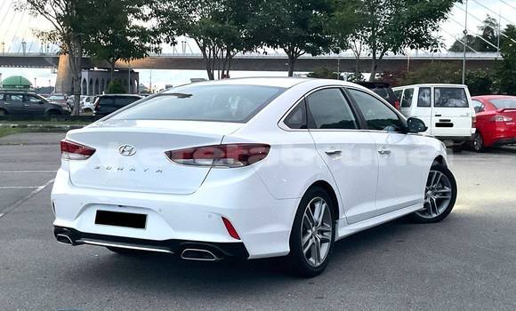 Buy Used Hyundai Sonata White Car in Bandar Seri Begawan in Brunei-Muara Buy Used Hyundai Sonata White Car in Bandar Seri Begawan in Brunei-Muara