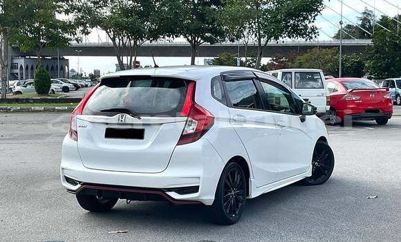 Buy Used Honda Jazz White Car in Bandar Seri Begawan in Brunei-Muara Buy Used Honda Jazz White Car in Bandar Seri Begawan in Brunei-Muara