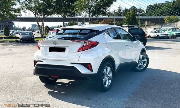 Buy Used Toyota C-HR White Car in Bandar Seri Begawan in Brunei-Muara Buy Used Toyota C-HR White Car in Bandar Seri Begawan in Brunei-Muara