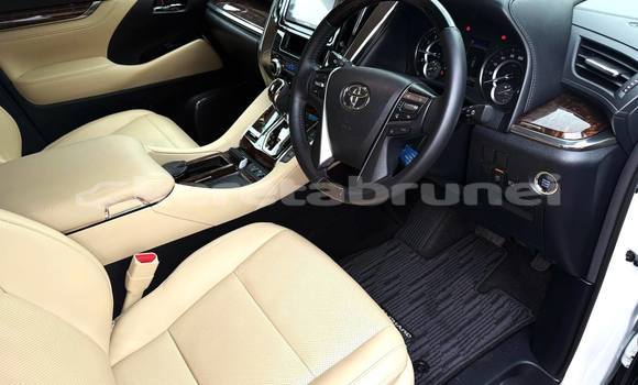 Buy Used Toyota Alphard White Car in Bandar Seri Begawan in Brunei-Muara Buy Used Toyota Alphard White Car in Bandar Seri Begawan in Brunei-Muara