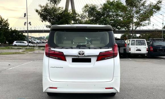 Buy Used Toyota Alphard White Car in Bandar Seri Begawan in Brunei-Muara Buy Used Toyota Alphard White Car in Bandar Seri Begawan in Brunei-Muara