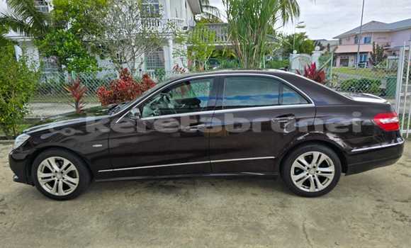 Buy Used Mercedes-Benz 200 Brown Car in Tutong in Tutong Buy Used Mercedes-Benz 200 Brown Car in Tutong in Tutong